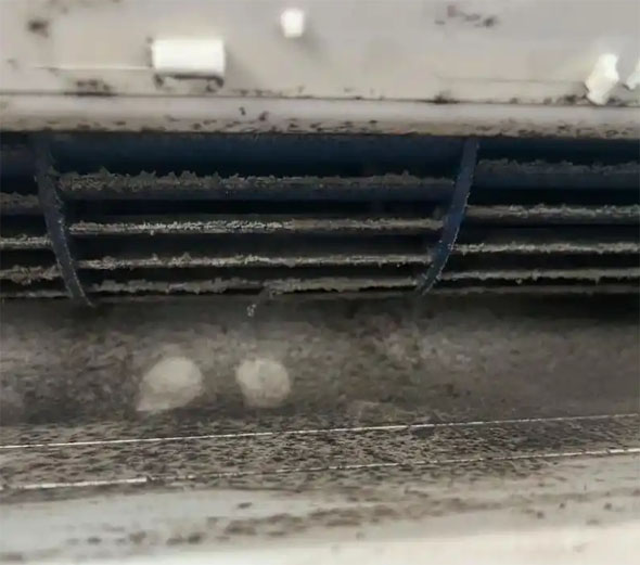 农安空调吹的风有股烧焦味是怎么回事